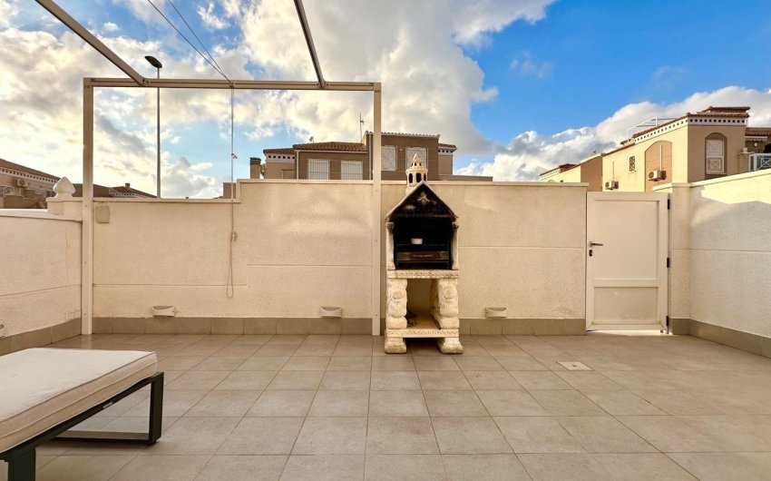 Resale - Bungalow -
Torrevieja - Torreblanca