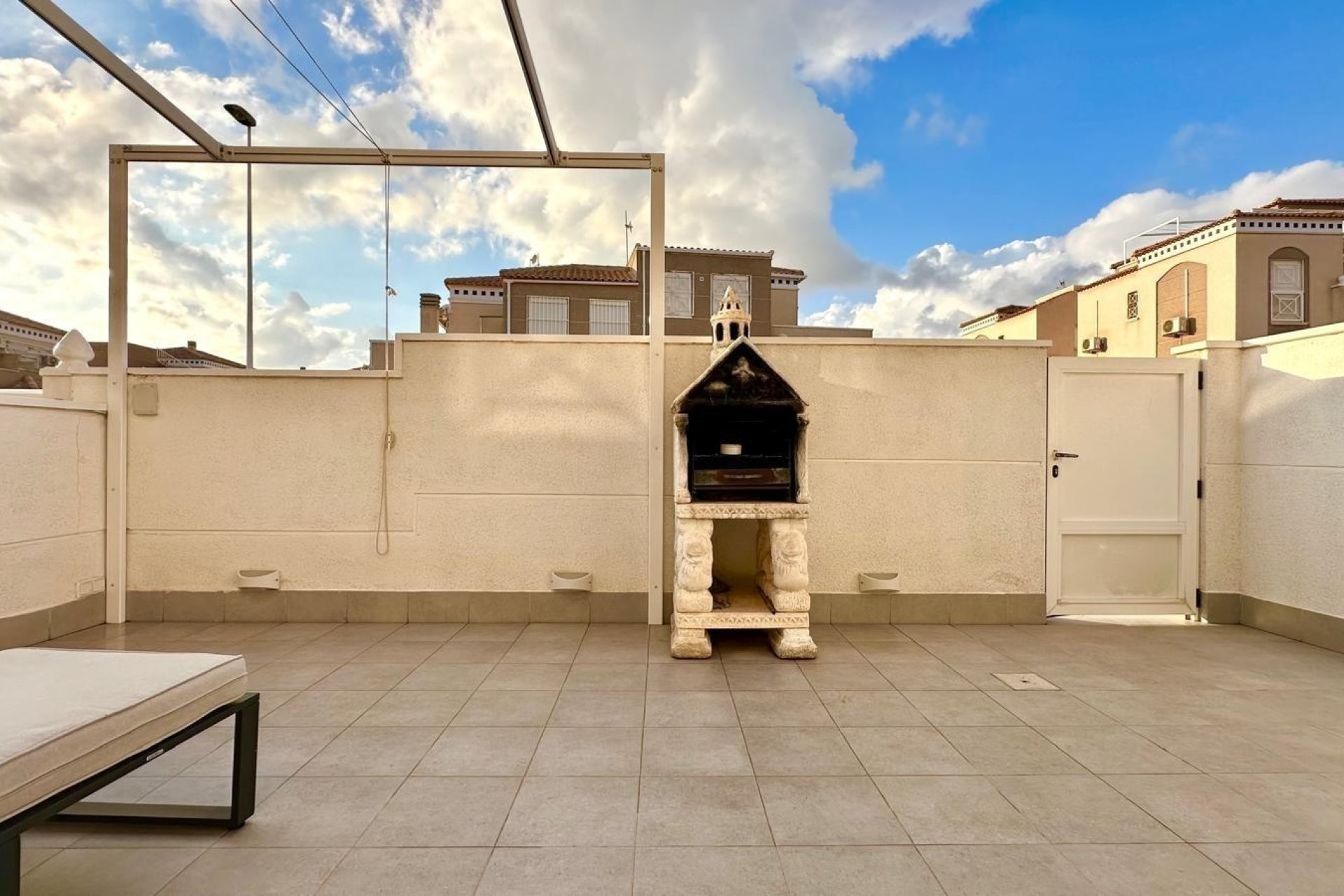 Resale - Bungalow -
Torrevieja - Torreblanca