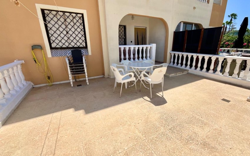 Resale - Bungalow -
Torrevieja - Torreblanca