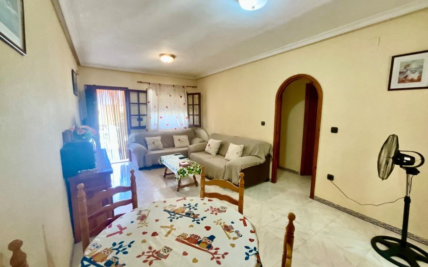 Resale - Bungalow -
Torrevieja - Torreblanca