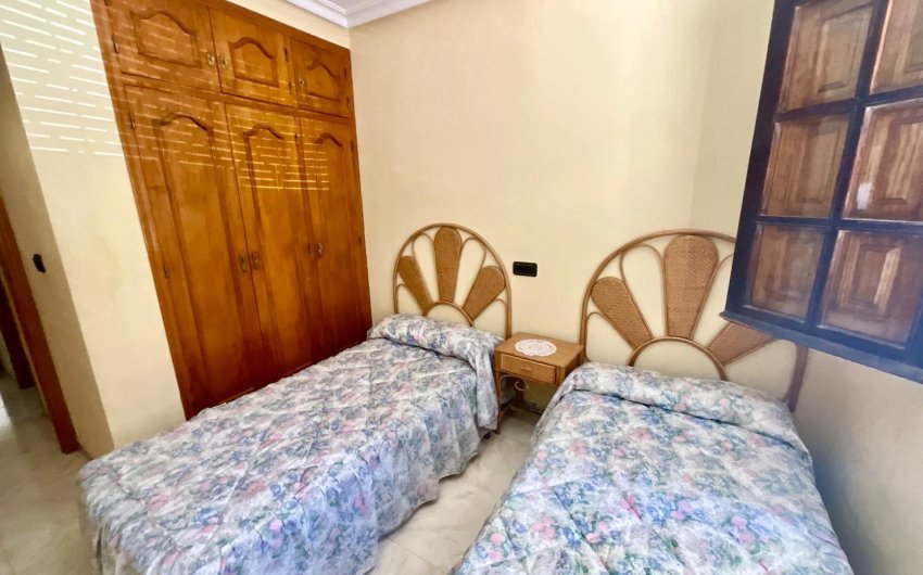 Resale - Bungalow -
Torrevieja - Torreblanca