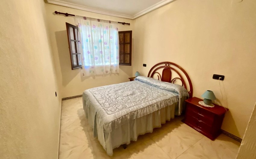 Resale - Bungalow -
Torrevieja - Torreblanca