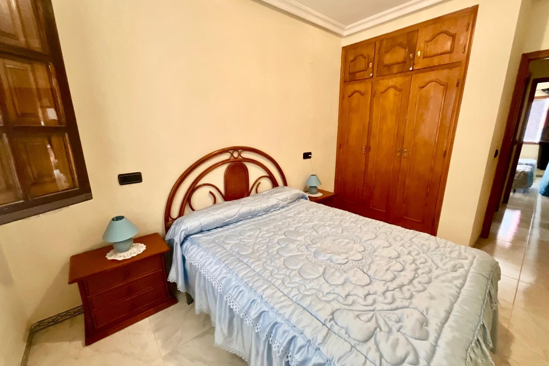 Resale - Bungalow -
Torrevieja - Torreblanca