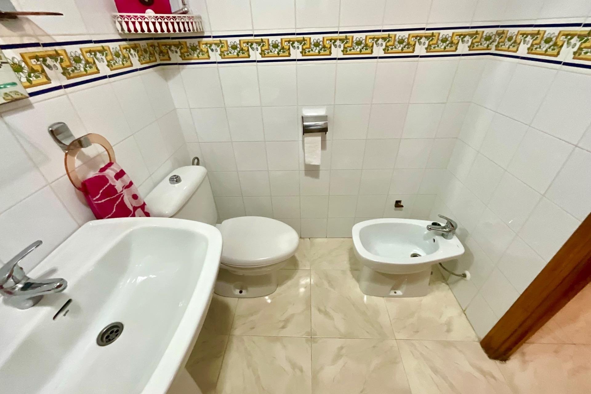 Resale - Bungalow -
Torrevieja - Torreblanca
