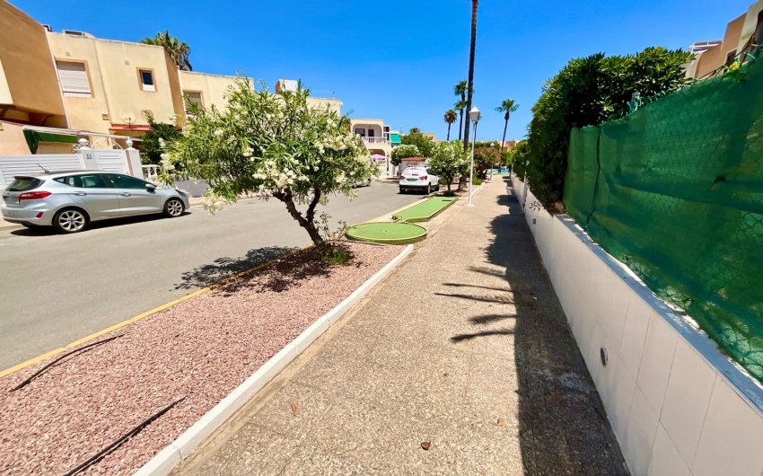 Resale - Bungalow -
Torrevieja - Torreblanca