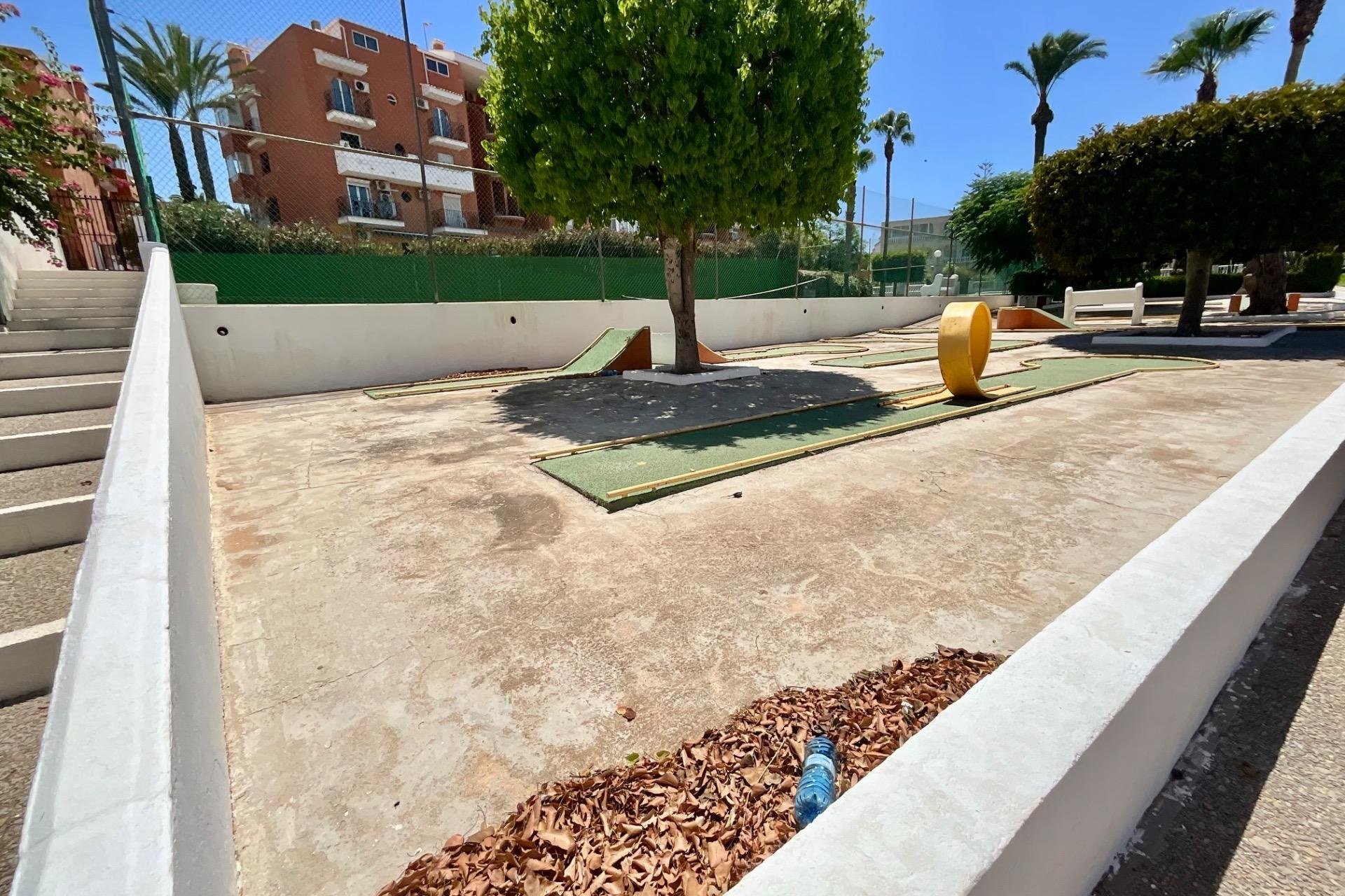 Resale - Bungalow -
Torrevieja - Torreblanca