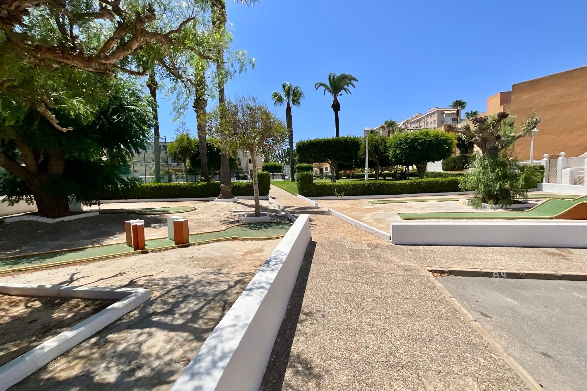 Resale - Bungalow -
Torrevieja - Torreblanca