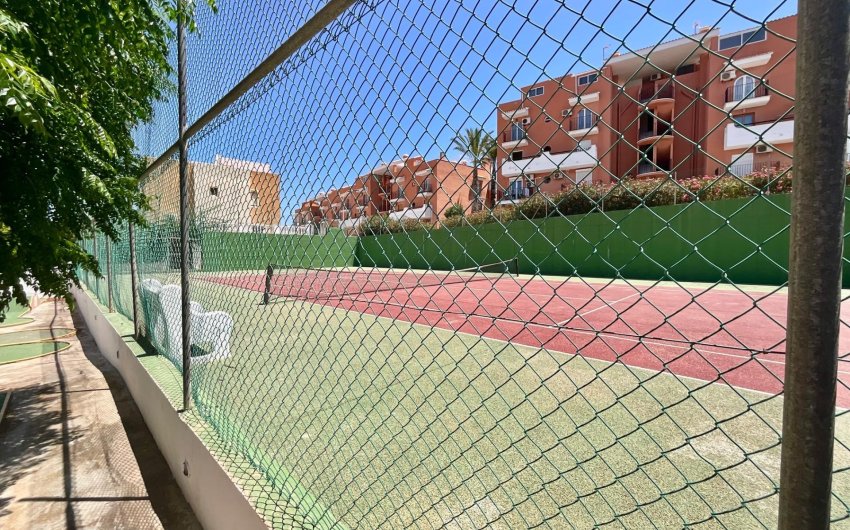 Resale - Bungalow -
Torrevieja - Torreblanca