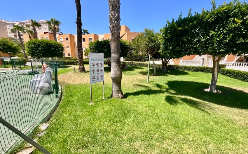 Resale - Bungalow -
Torrevieja - Torreblanca