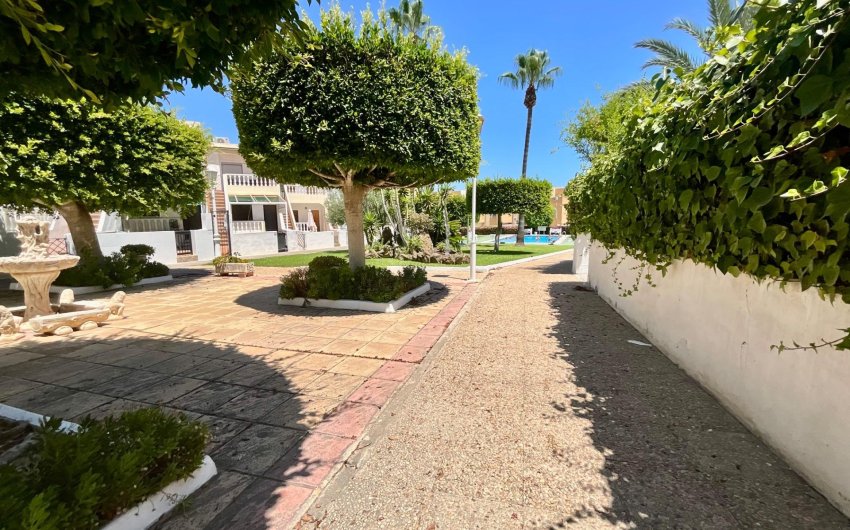 Resale - Bungalow -
Torrevieja - Torreblanca