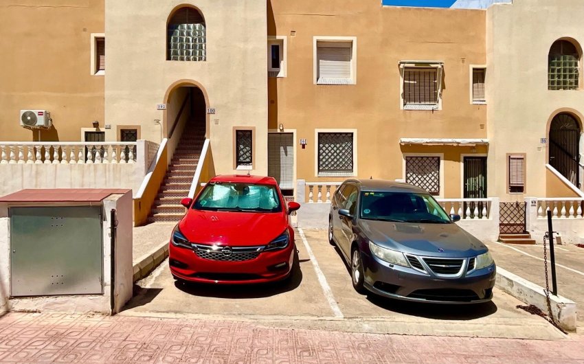 Resale - Bungalow -
Torrevieja - Torreblanca