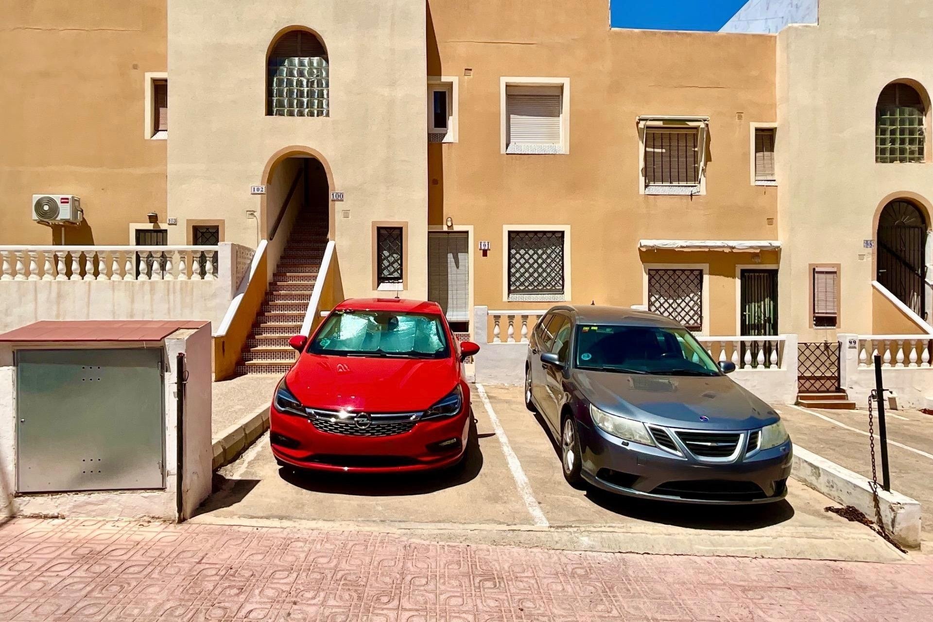 Resale - Bungalow -
Torrevieja - Torreblanca