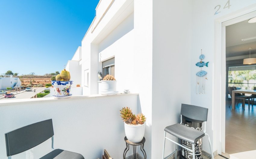 Resale - Bungalow -
Vistabella Golf Entre Naranjos - Inland
