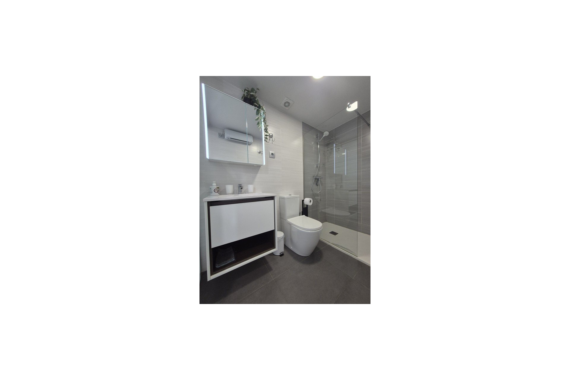 Resale - Bungalow -
Vistabella Golf Entre Naranjos - Inland