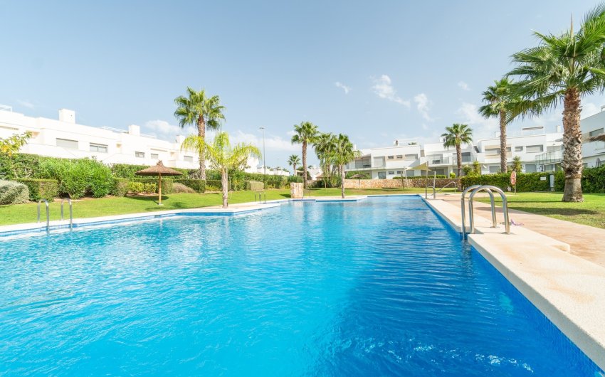 Resale - Bungalow -
Vistabella Golf Entre Naranjos - Inland