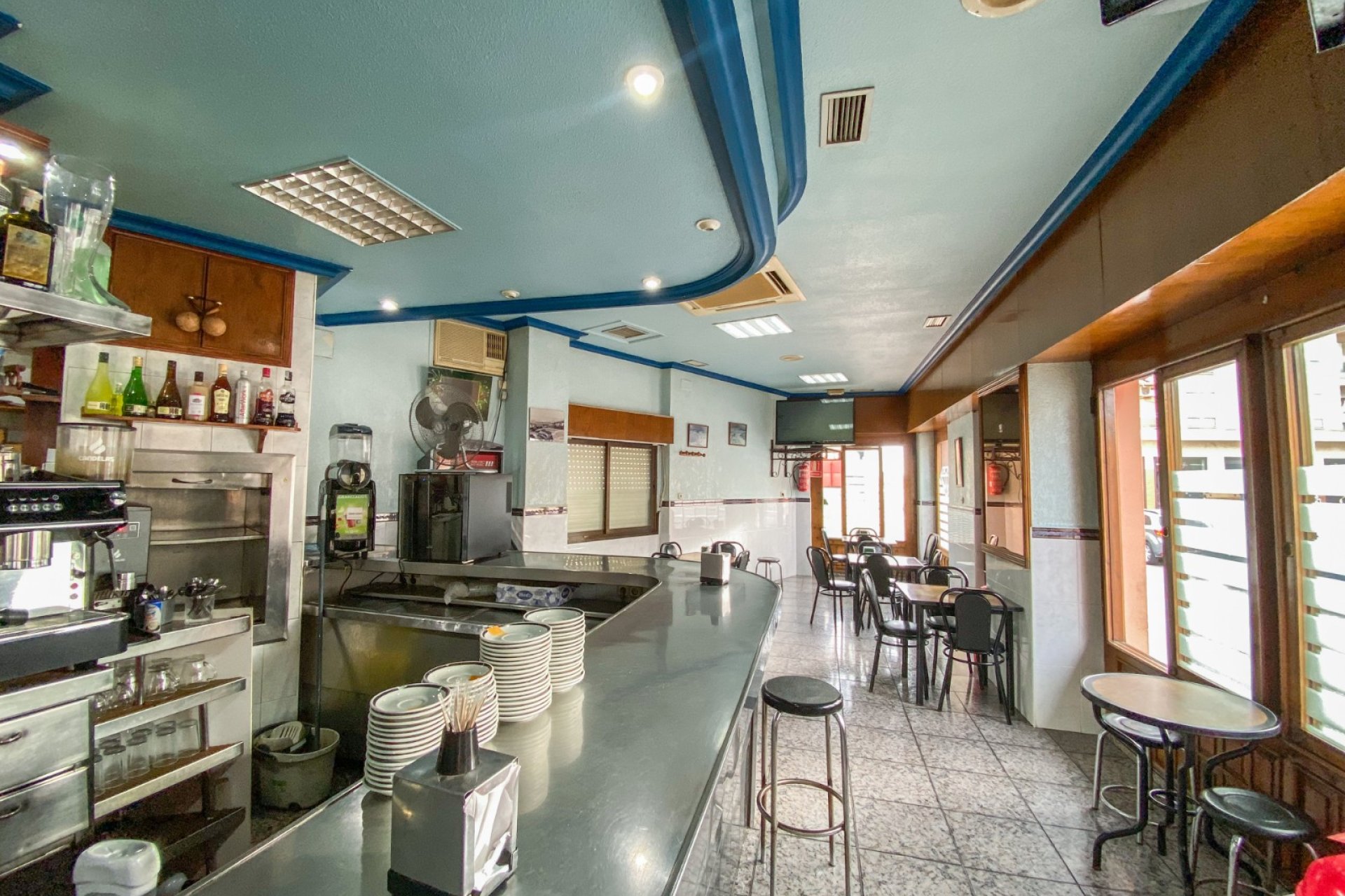 Resale - Commercial -
Aguilas - Center