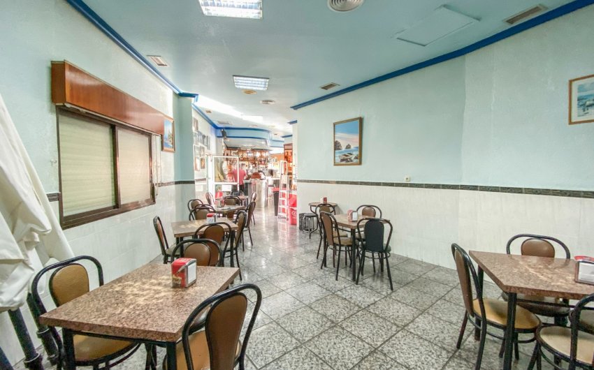 Resale - Commercial -
Aguilas - Center