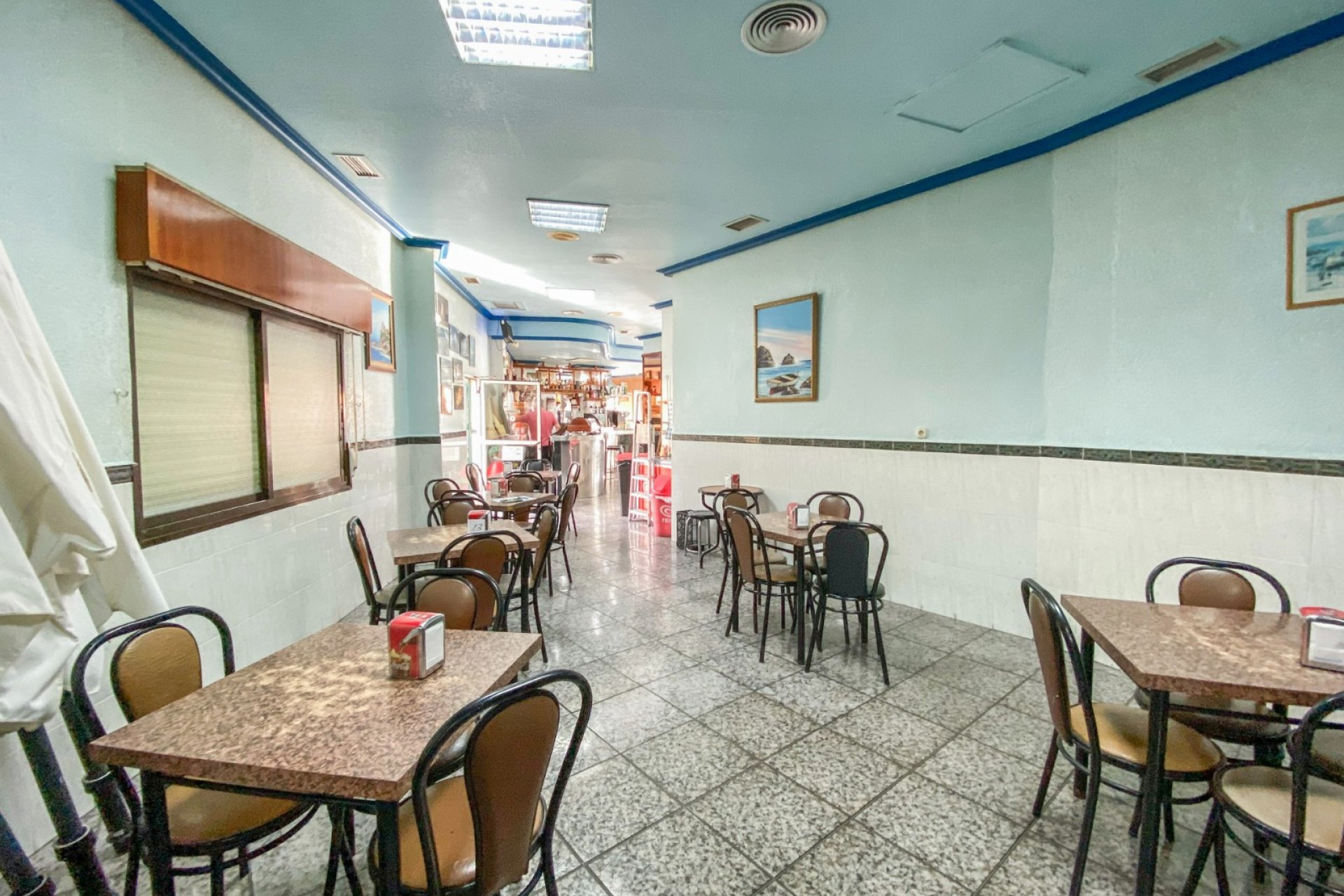 Resale - Commercial -
Aguilas - Center