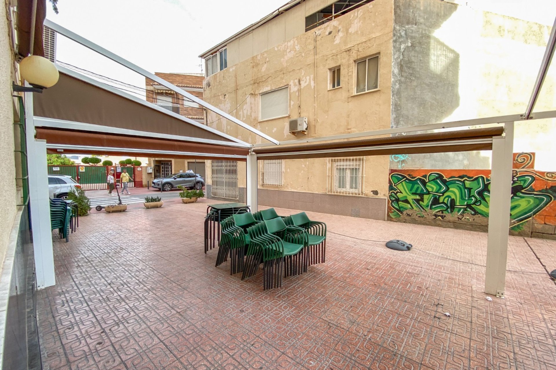 Resale - Commercial -
Aguilas - Center