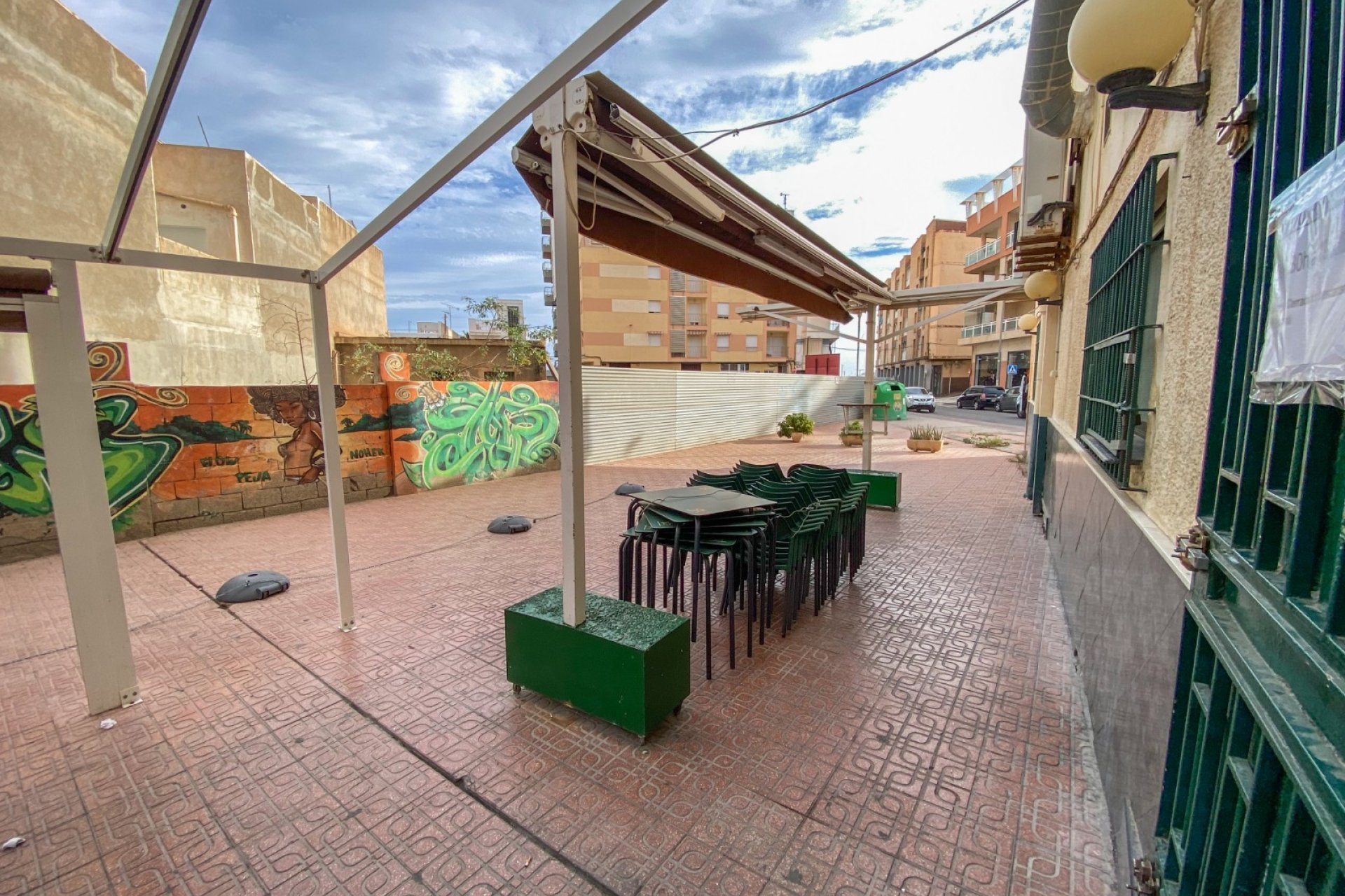 Resale - Commercial -
Aguilas - Center