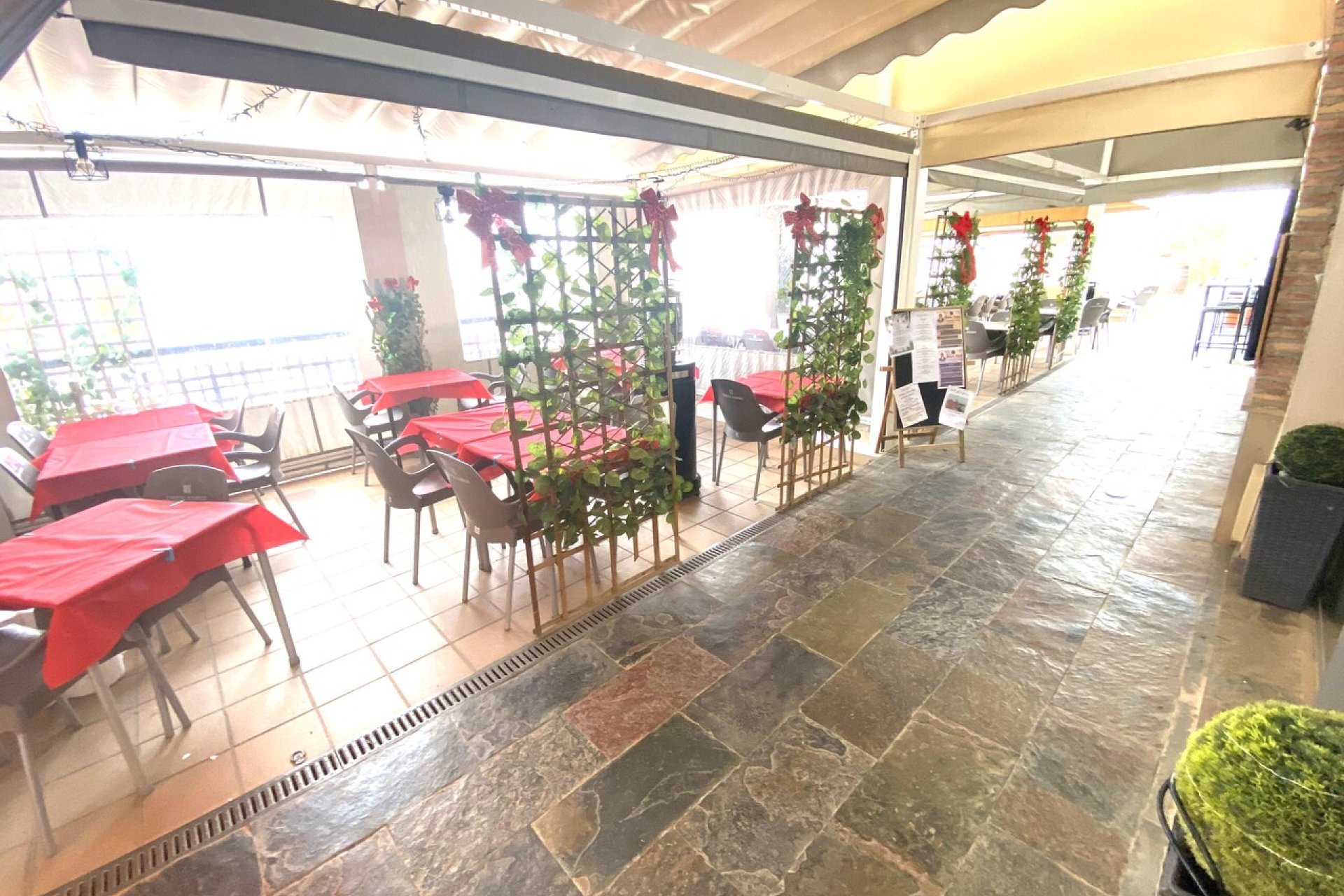 Resale - Commercial -
Algorfa - Inland