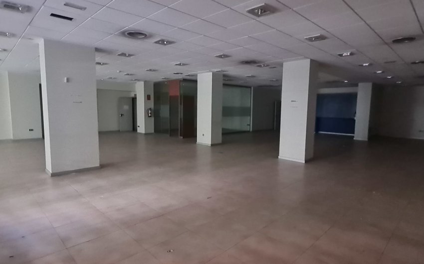 Resale - Commercial -
Alicante - Luceros