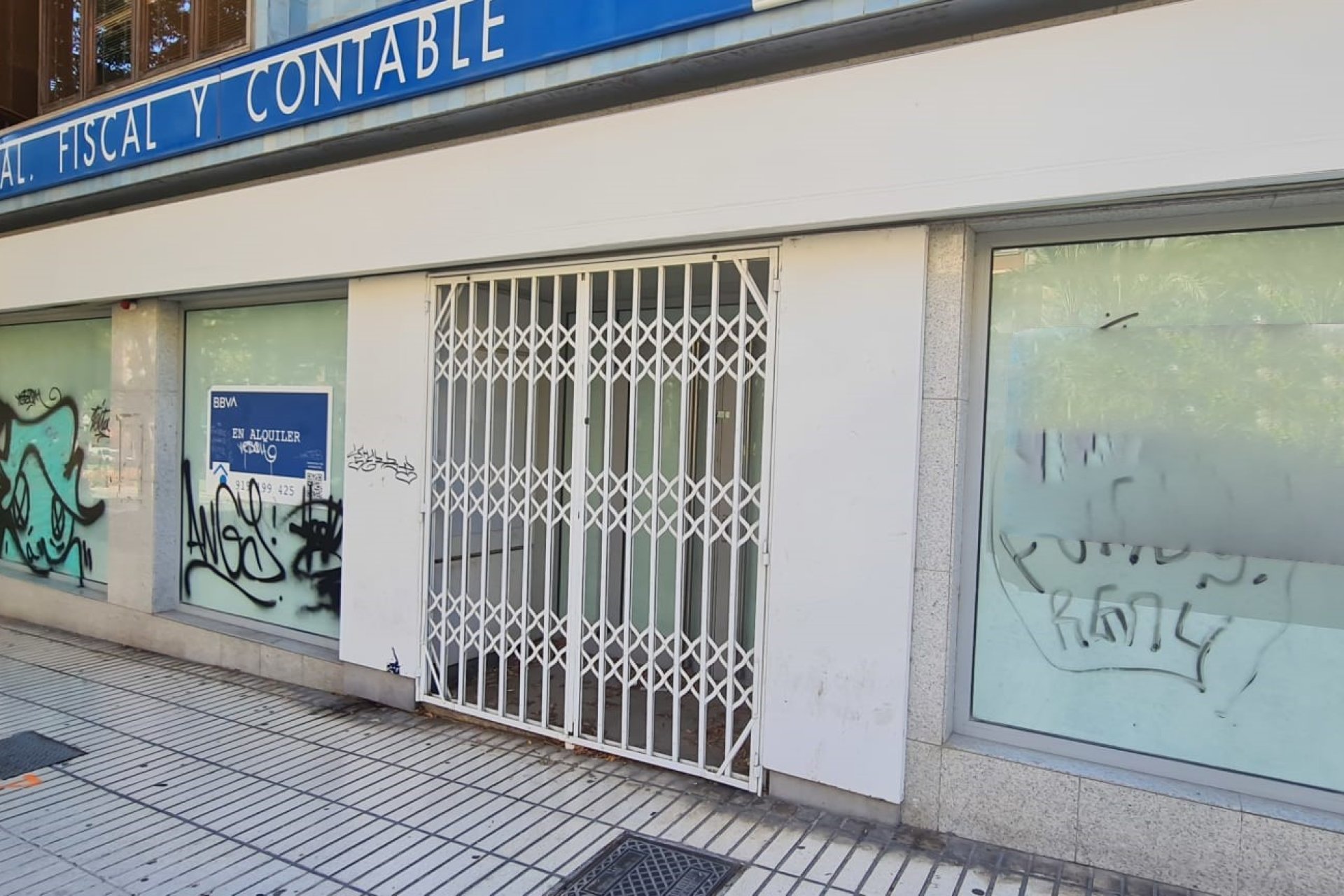 Resale - Commercial -
Alicante - Luceros