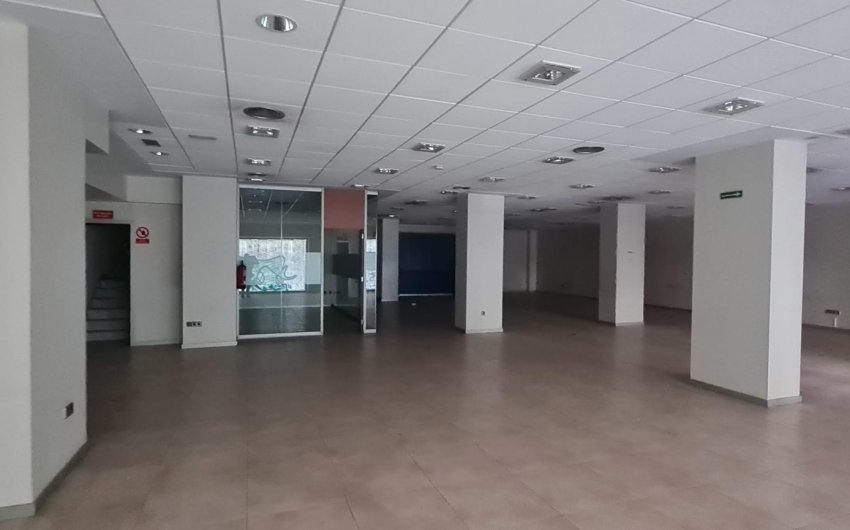 Resale - Commercial -
Alicante - Luceros