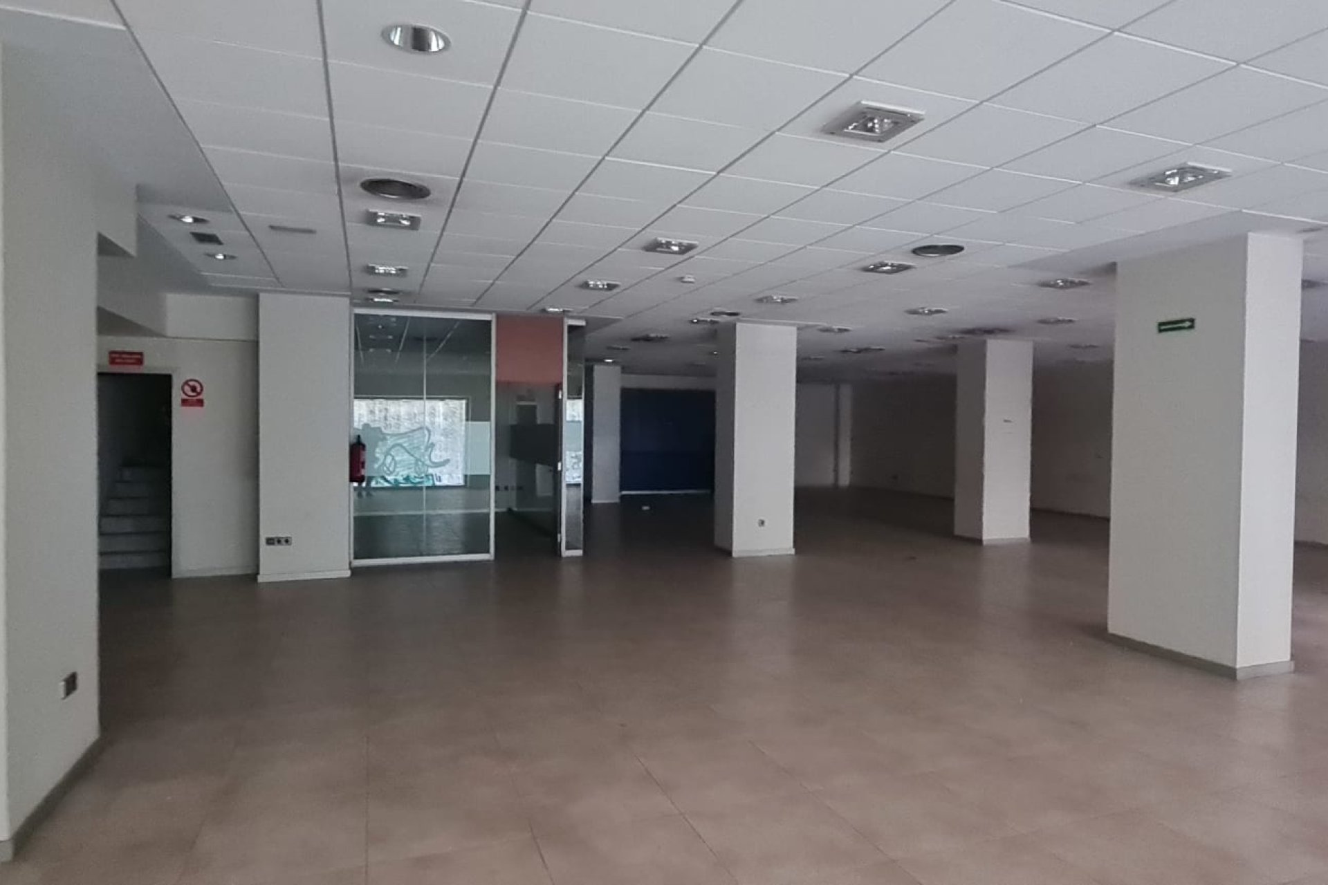 Resale - Commercial -
Alicante - Luceros