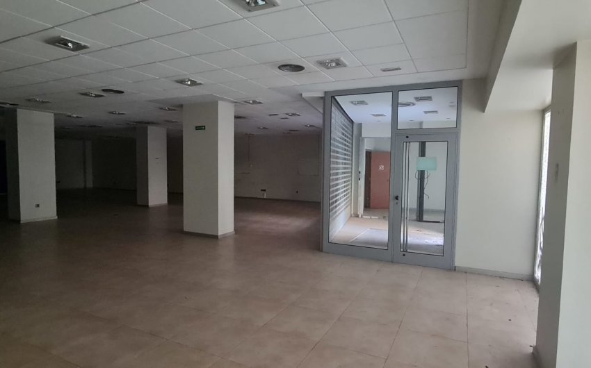 Resale - Commercial -
Alicante - Luceros