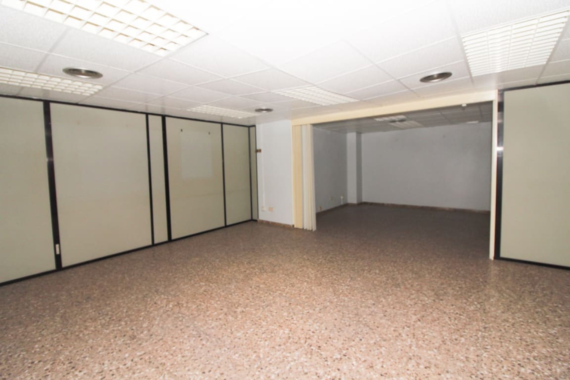 Resale - Commercial -
Elche - Carrus