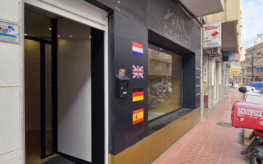 Resale - Commercial -
Guardamar del Segura - Center