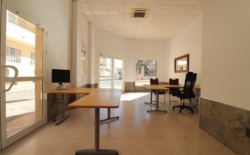 Resale - Commercial -
Jacarilla - Jacarilla - Town