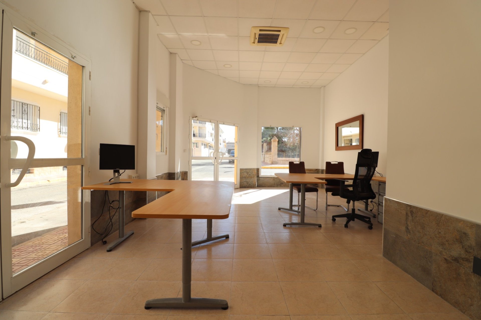 Resale - Commercial -
Jacarilla - Jacarilla - Town