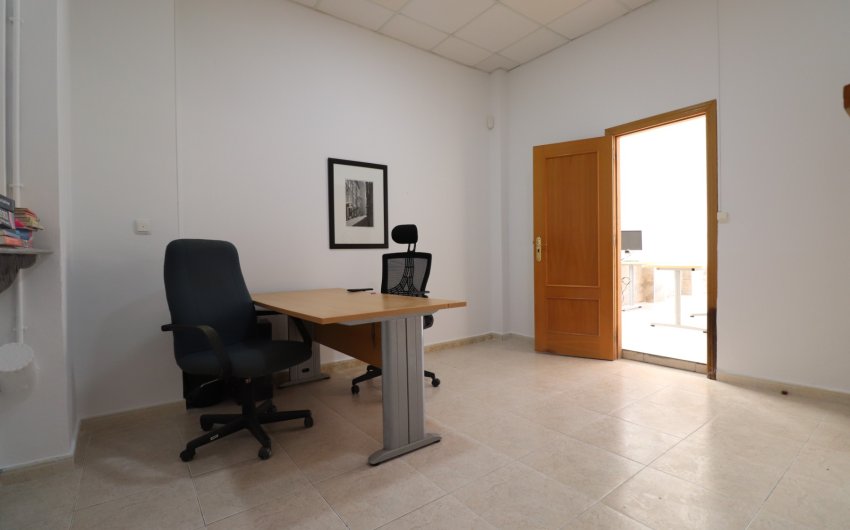 Resale - Commercial -
Jacarilla - Jacarilla - Town