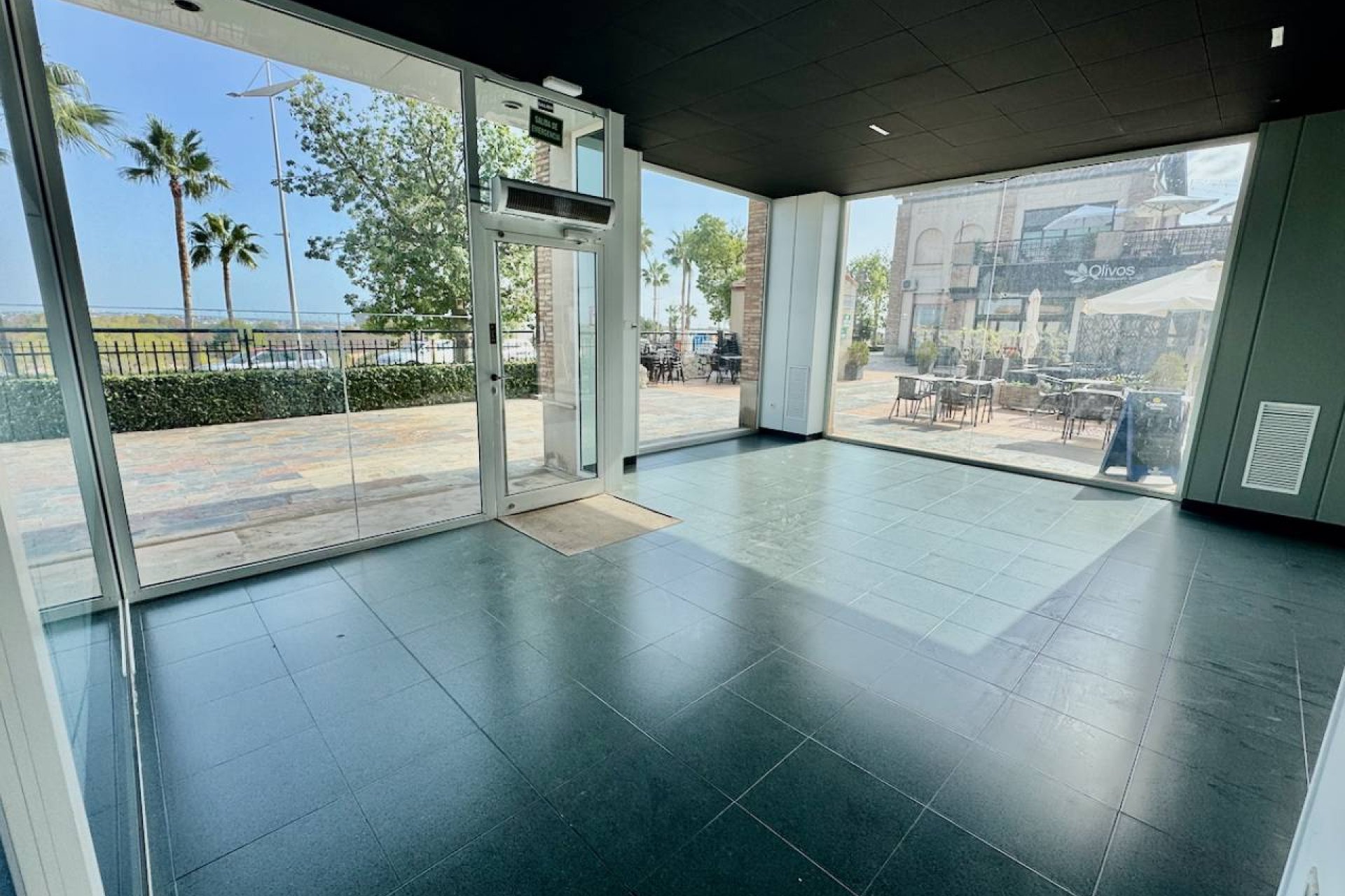 Resale - Commercial -
La Finca Golf - La finca Golf