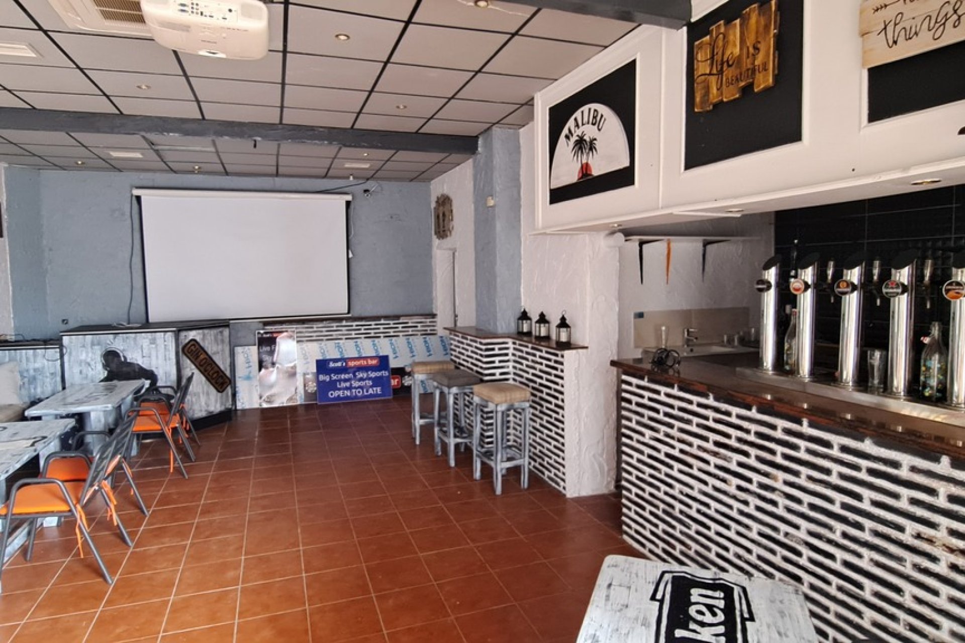 Resale - Commercial -
Los Dolses - Inland