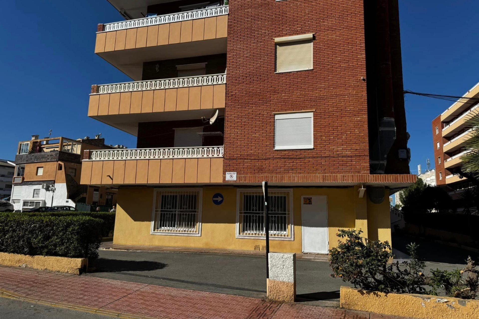 Resale - Commercial -
Orihuela Costa - Punta Prima