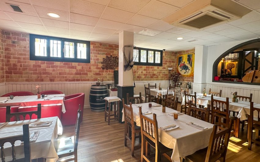 Resale - Commercial -
Torrevieja - Nueva Torrevieja