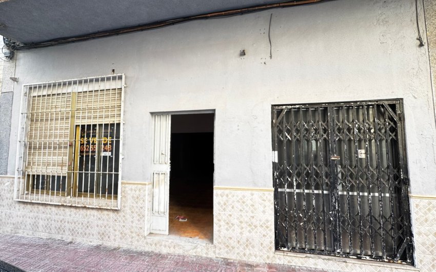 Resale - Commercial -
Torrevieja - Playa de los Locos