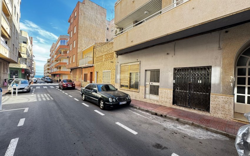 Resale - Commercial -
Torrevieja - Playa Los Locos