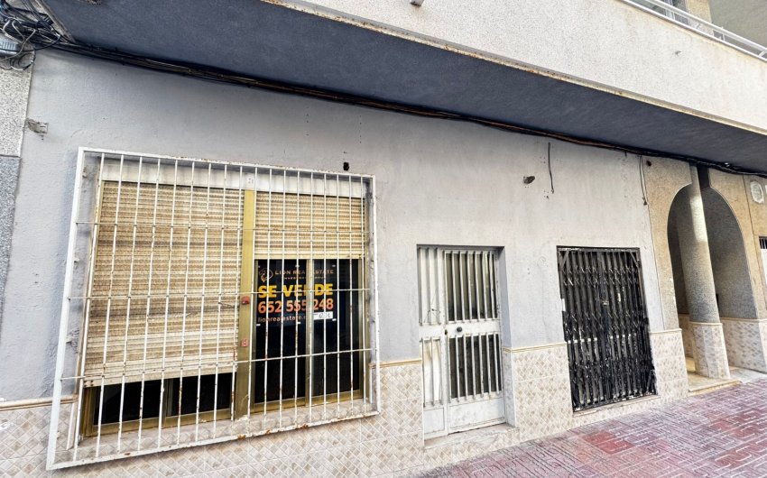 Resale - Commercial -
Torrevieja - Playa Los Locos