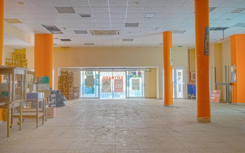 Resale - Commercial -
Torrevieja