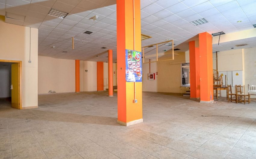 Resale - Commercial -
Torrevieja