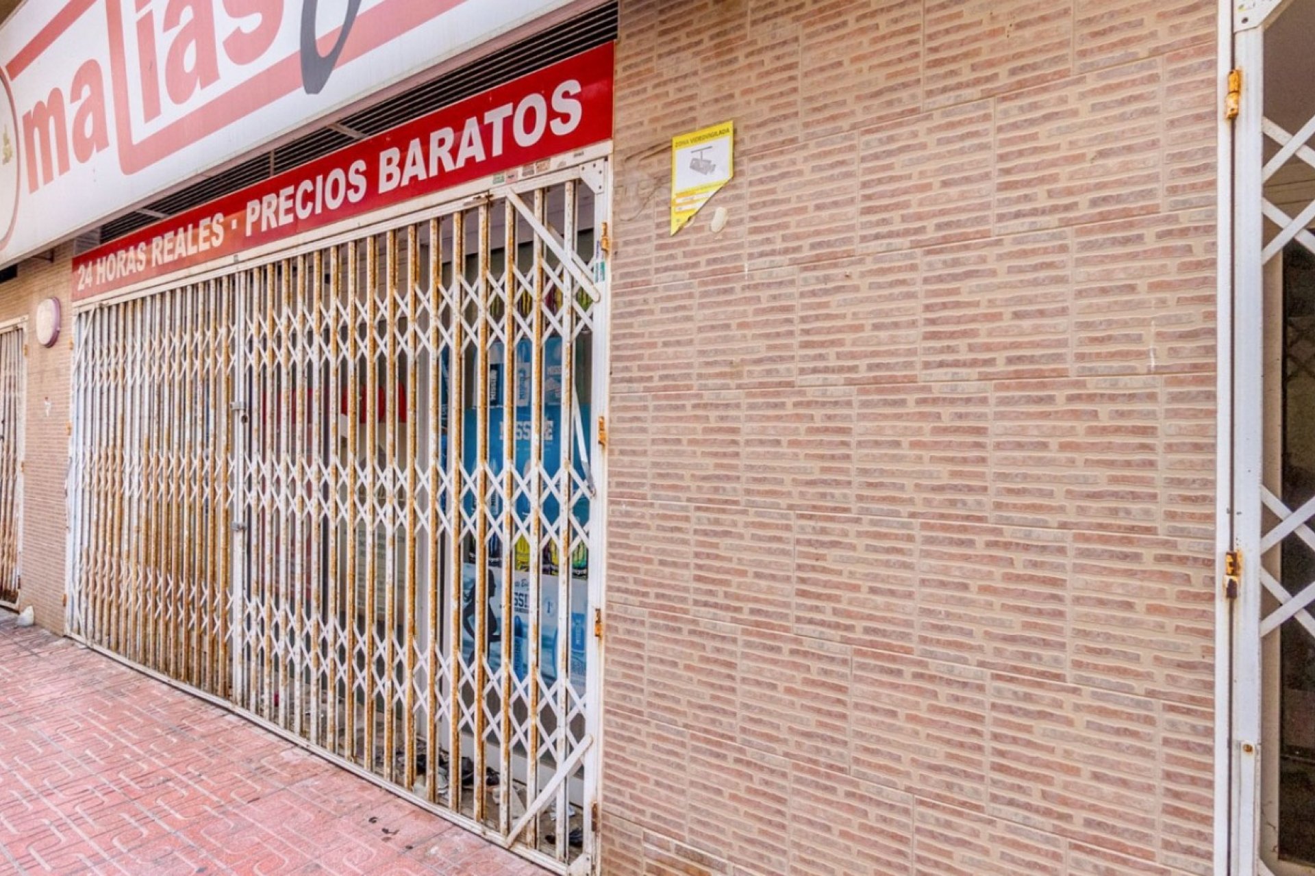 Resale - Commercial -
Torrevieja