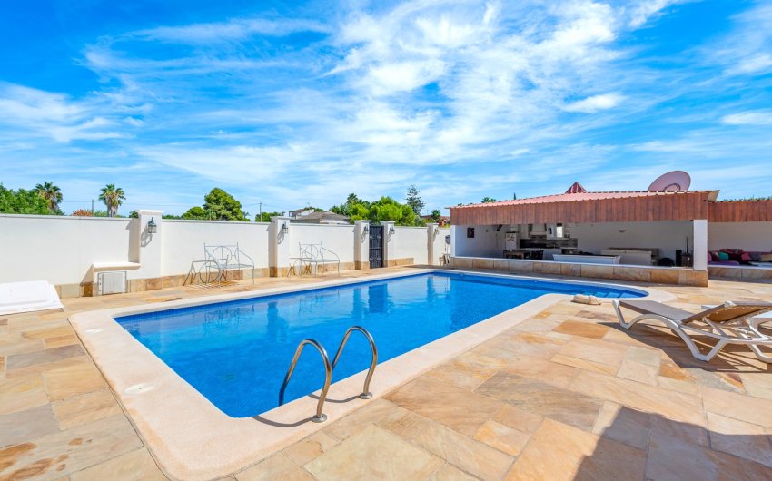 Resale - Country House -
Almoradí - Las Heredades