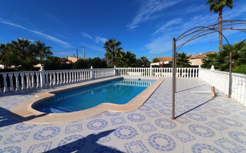 Resale - Country House -
Catral