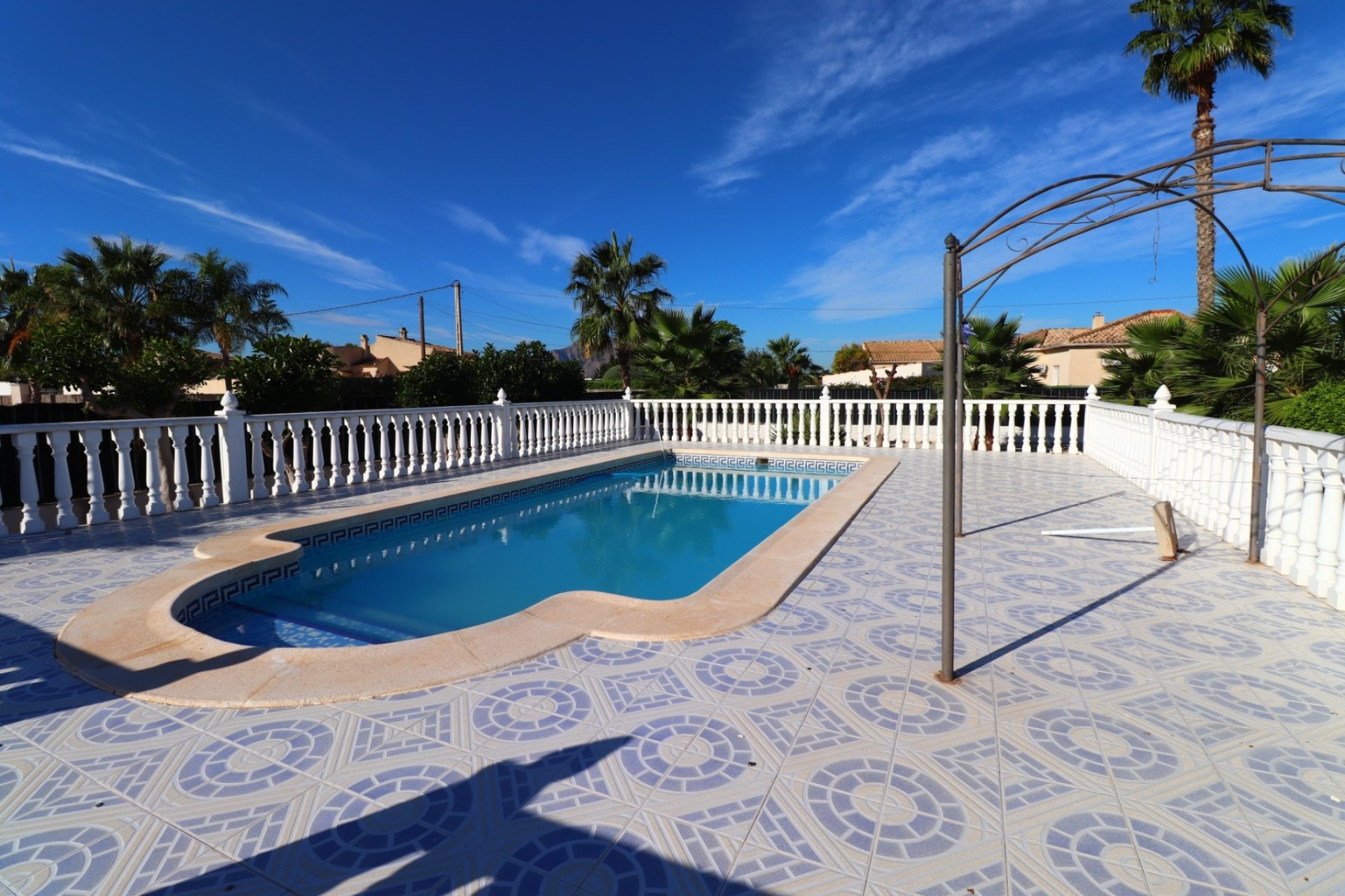 Resale - Country House -
Catral