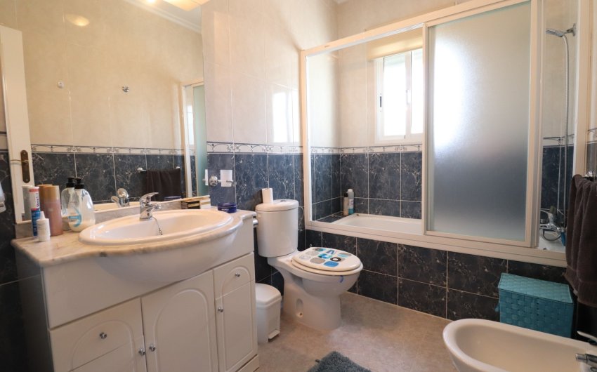 Resale - Country House -
Catral