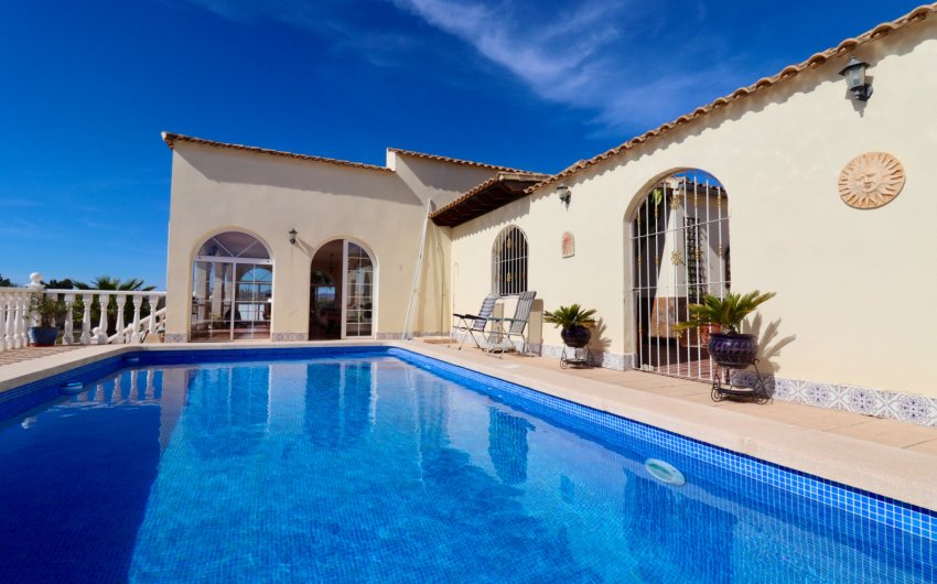 Resale - Country House -
Catral